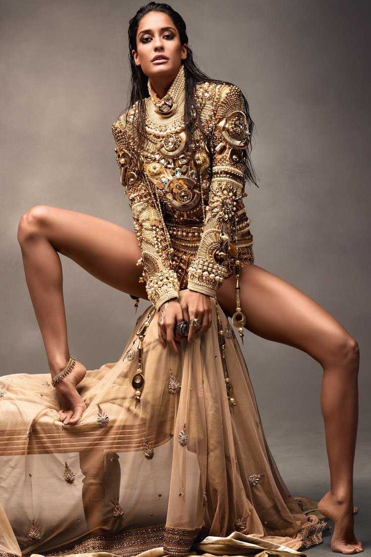 Vogue India Шерзингер