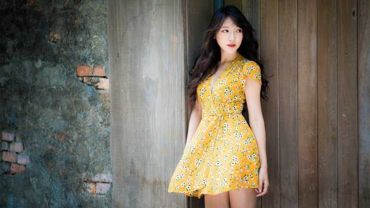 Азиатские девушки в полный рост