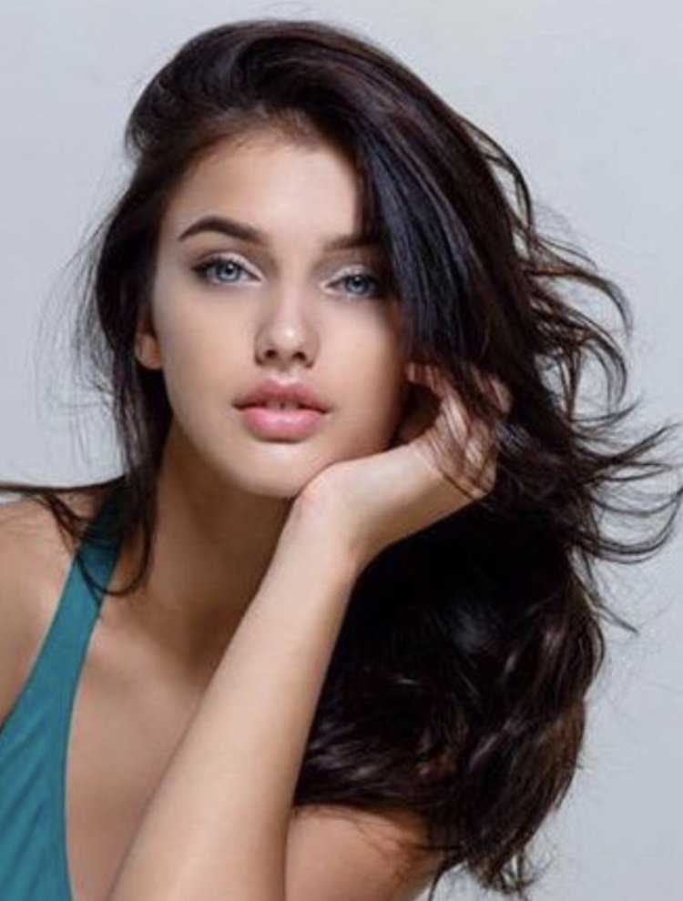 Ариадна Маевска модель