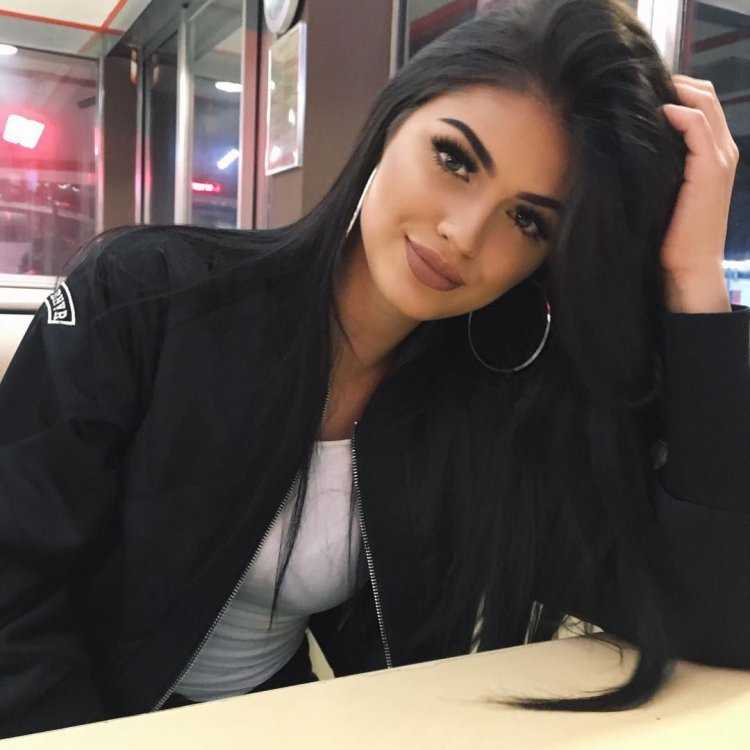 Светлана Билялова в купальнике