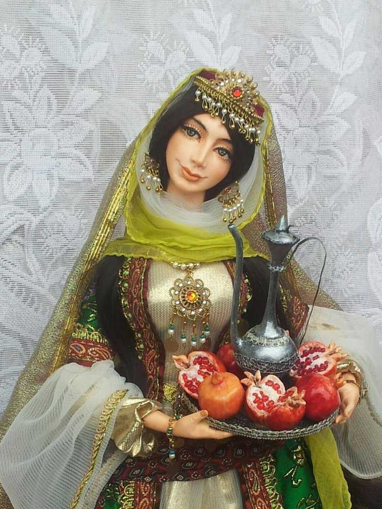 Кукла в азербайджанском национальном костюме