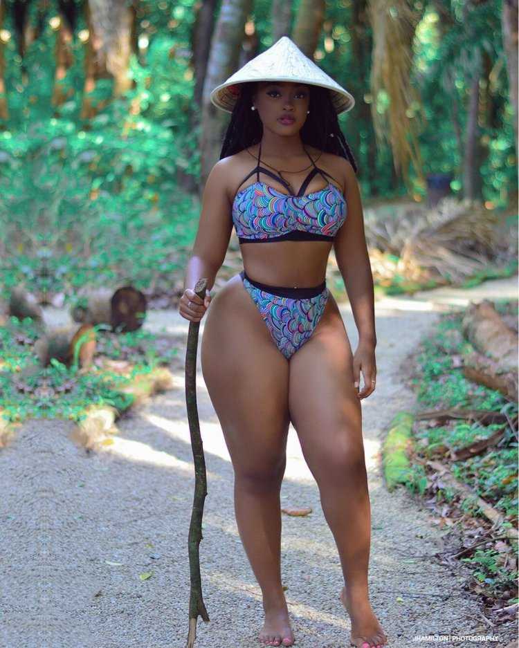 Monifa Jansen бикини