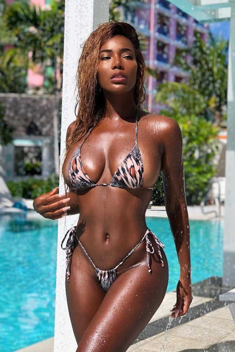 Келли Джонсон ebony