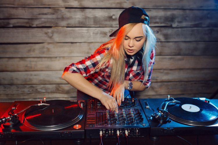 DJ fem