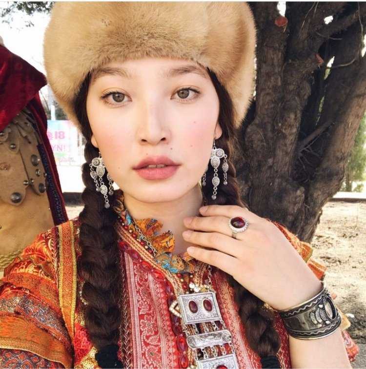 Казак қыздары