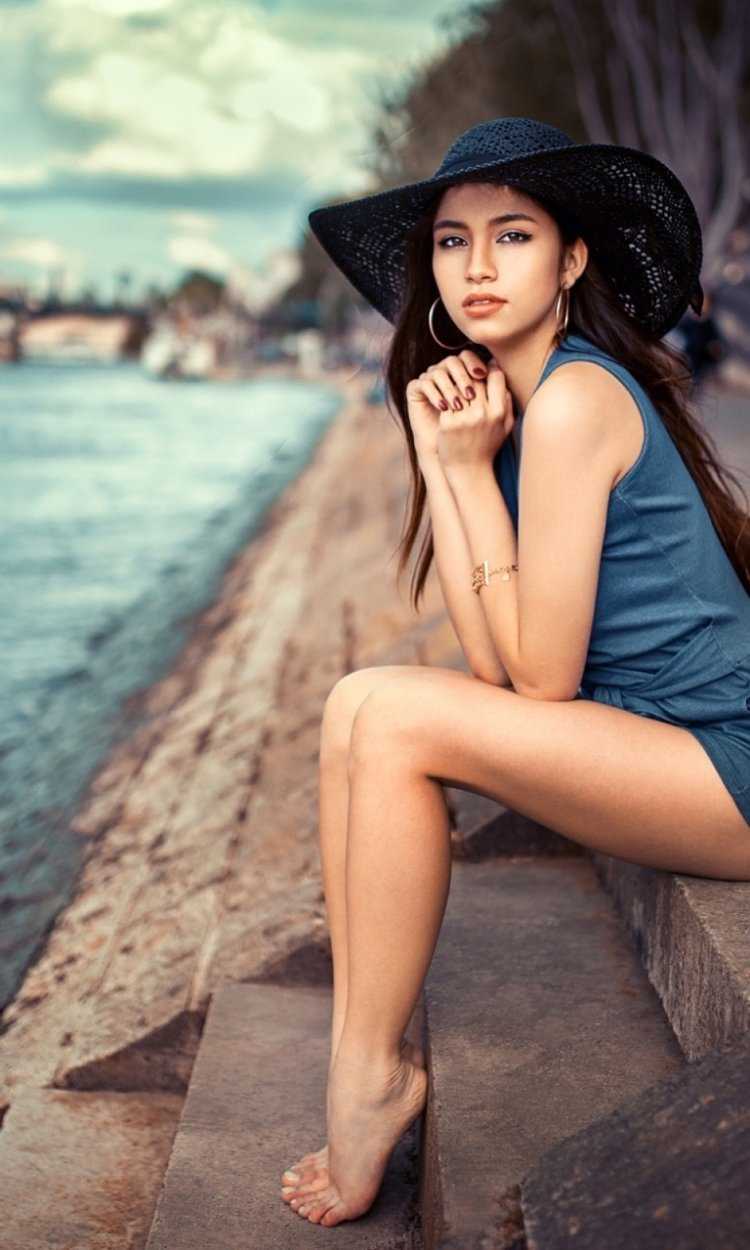 Елизавета Нилова босиком