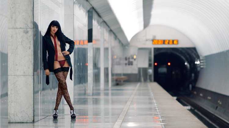 Фотосессия в метро девушка