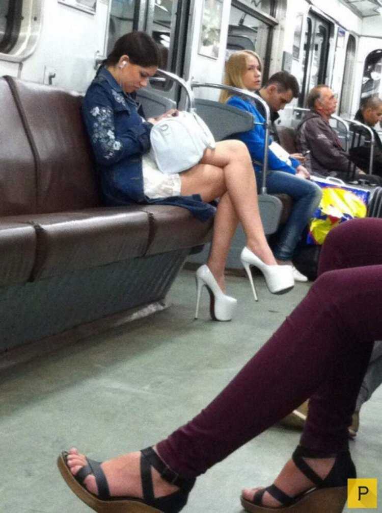 Чулки в общественном транспорте