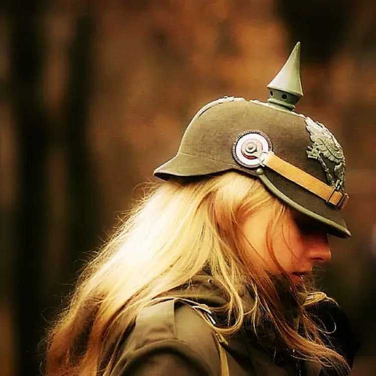 Дирндль босиком