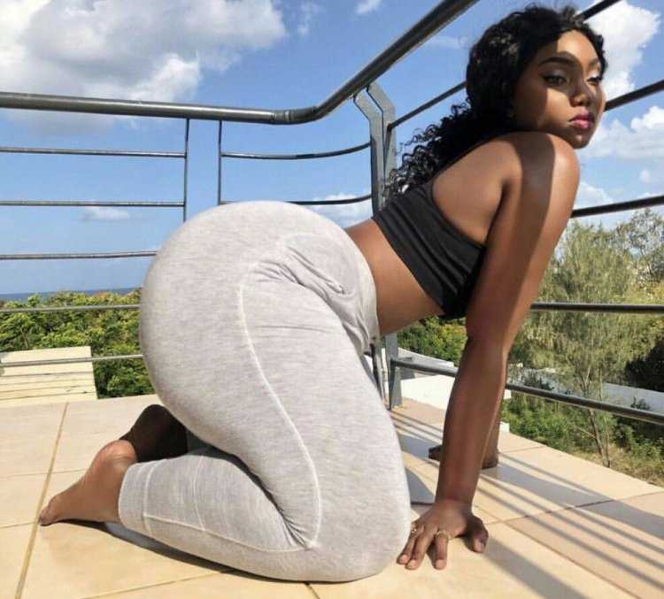 Bria myles попа