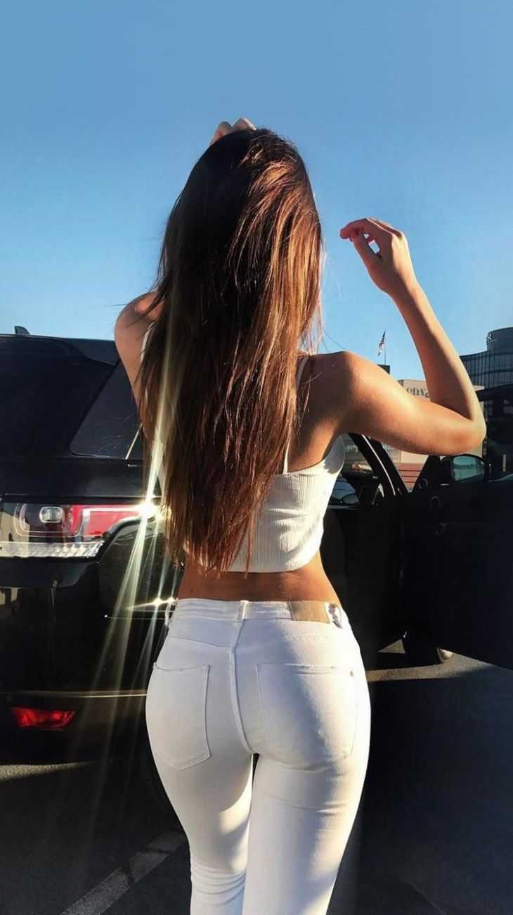 Красивая попа в брюках