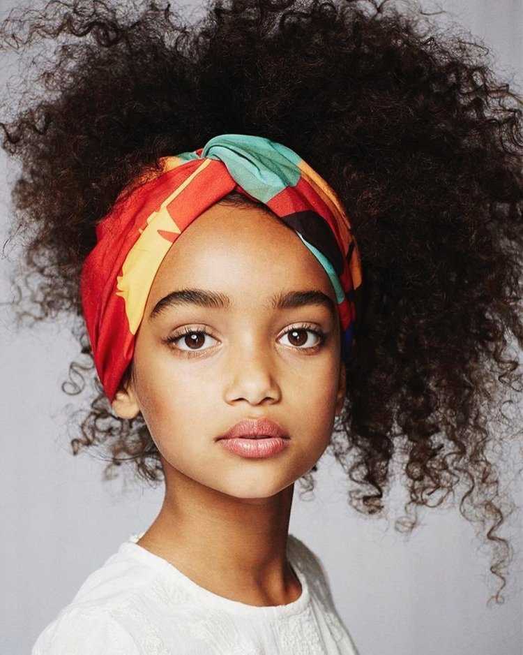 Модели с афро кудрями