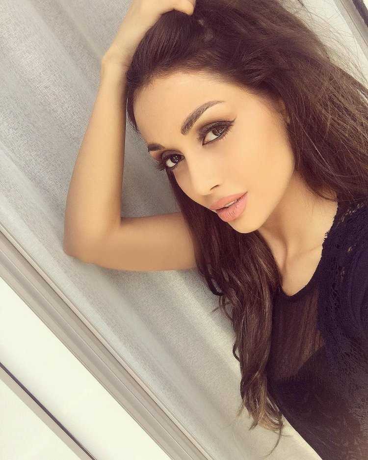 Эльназ Голрох