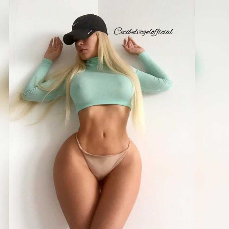 Jailyne Ojeda Ochoa в шортах