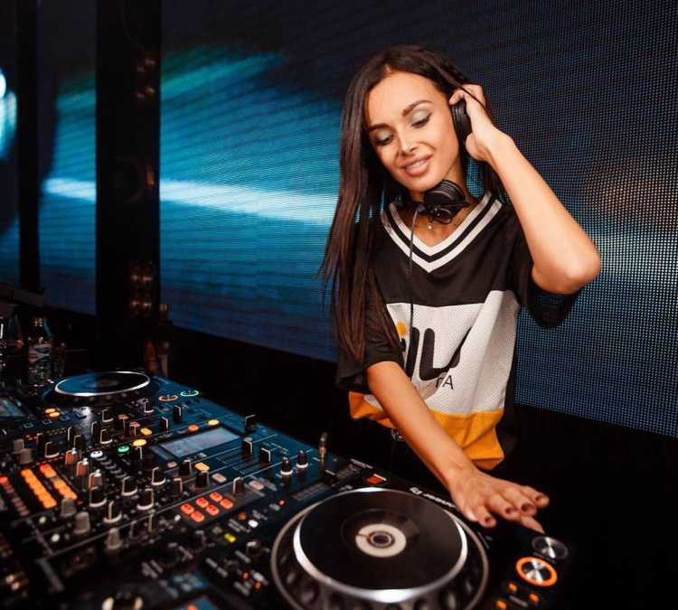 Диана Бельгия диджей