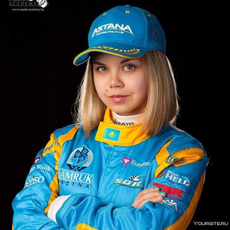Мария Опарина гонщица