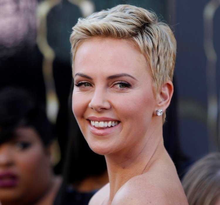 Российские звезды девушки с короткой стрижкой29