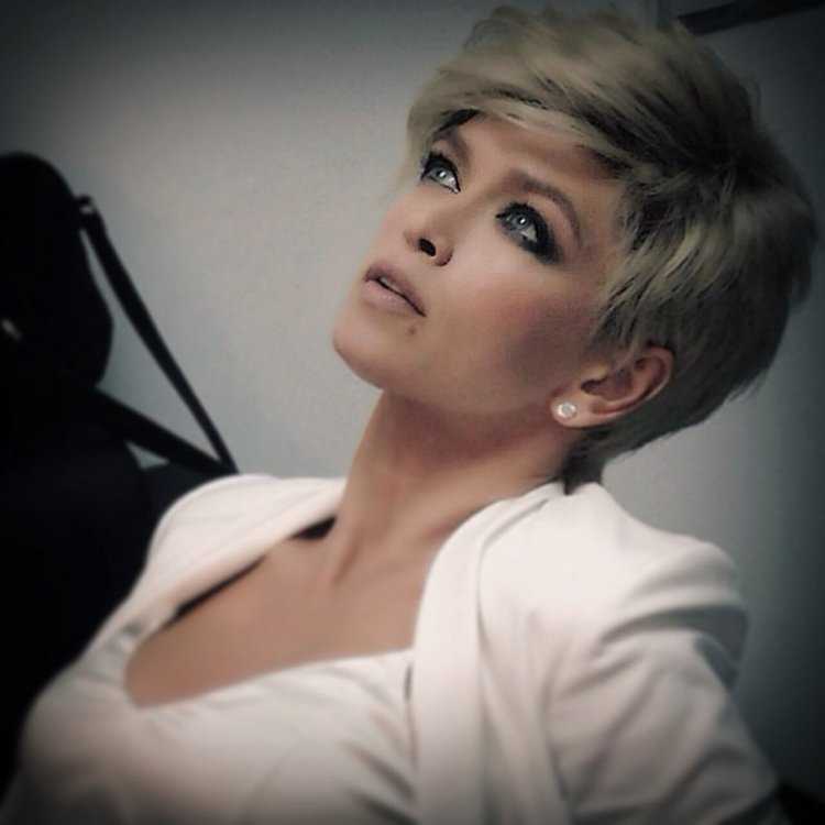 Вера Брежнева с короткой стрижкой под мальчика