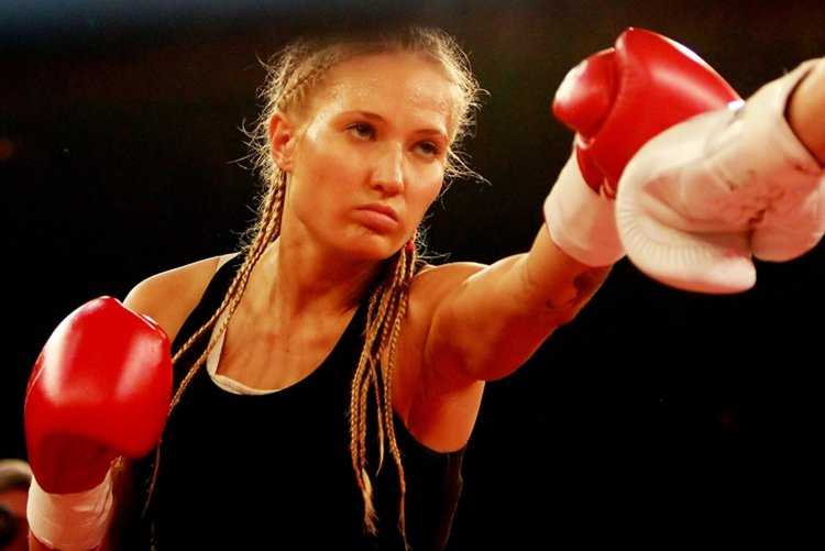 Анастасия кикбоксинг кикбоксинг Янькова