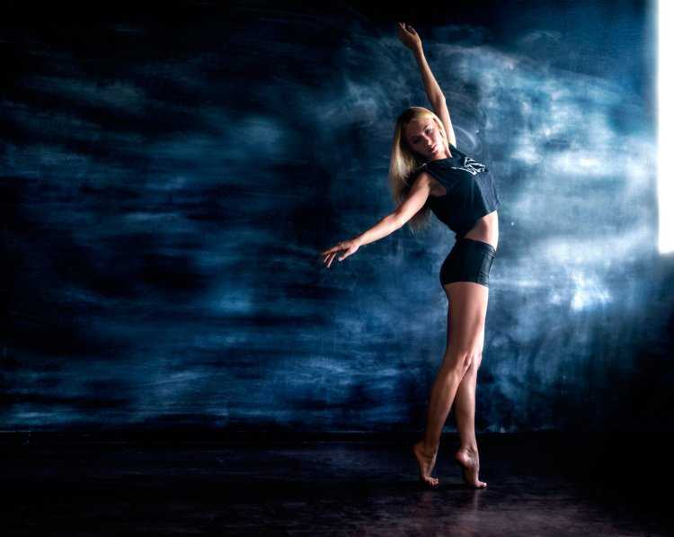 Танцы девушек