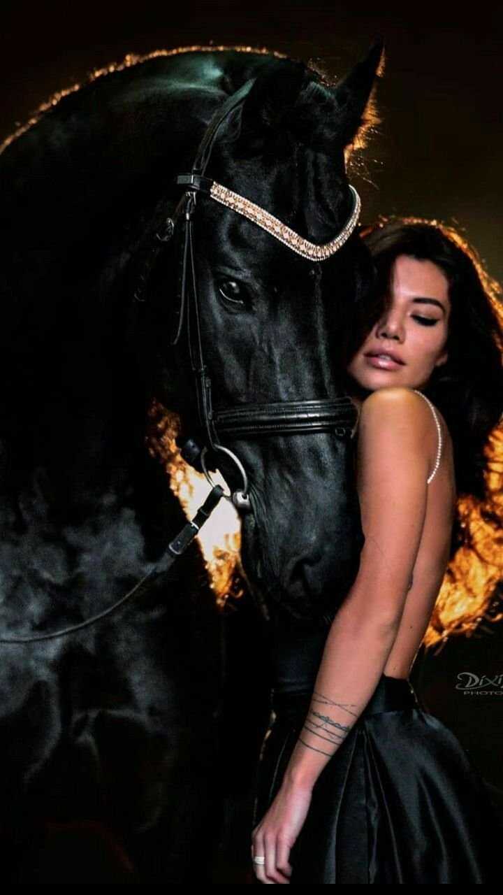 Женщина лошадка