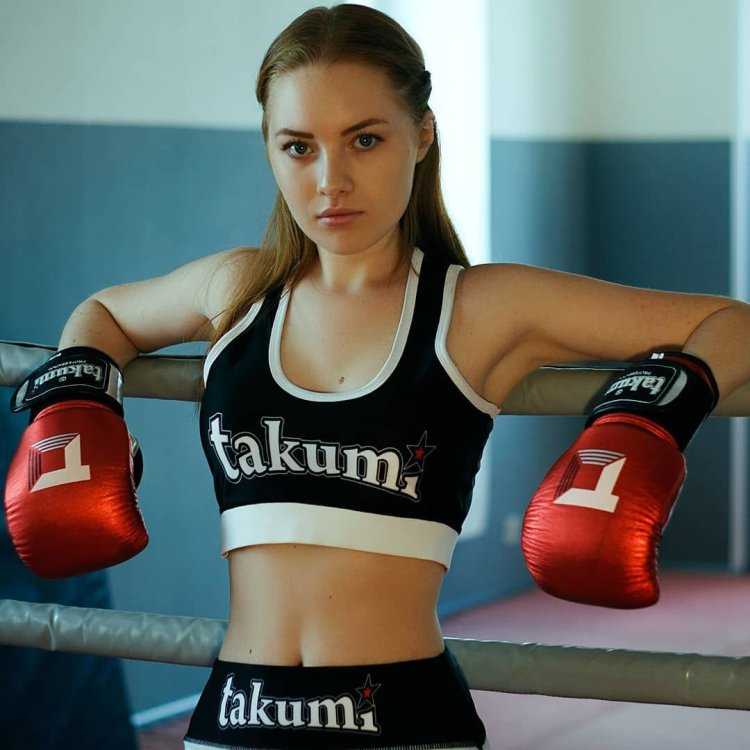 Женский кикбоксинг