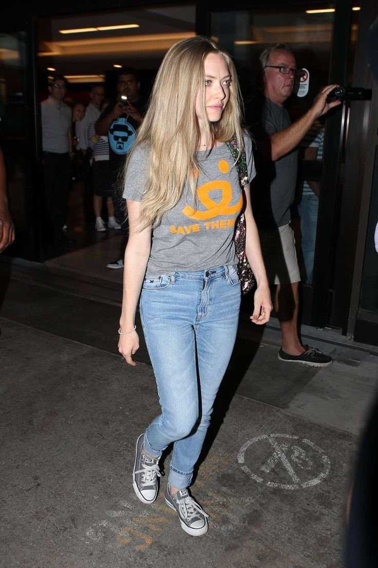 Аманда Сейфрид в джинсах