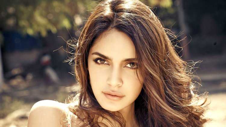 Кареглазые девушки