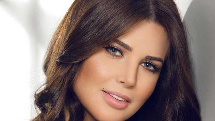 Ливанская телеведущая Мона Абу Хамзе