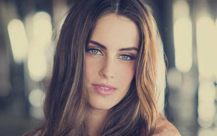 Джессика Лаундс портрет