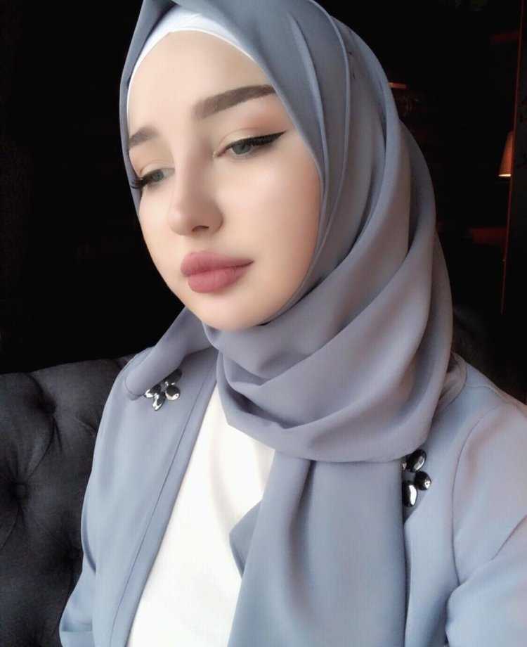 Красивая девушка таджичка с хиджабом