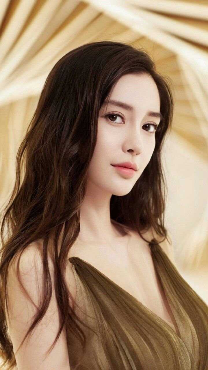 Азиатки в национальной одежде