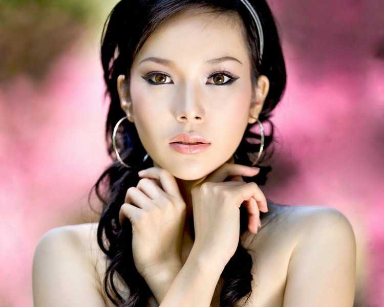 Азиатские девушки