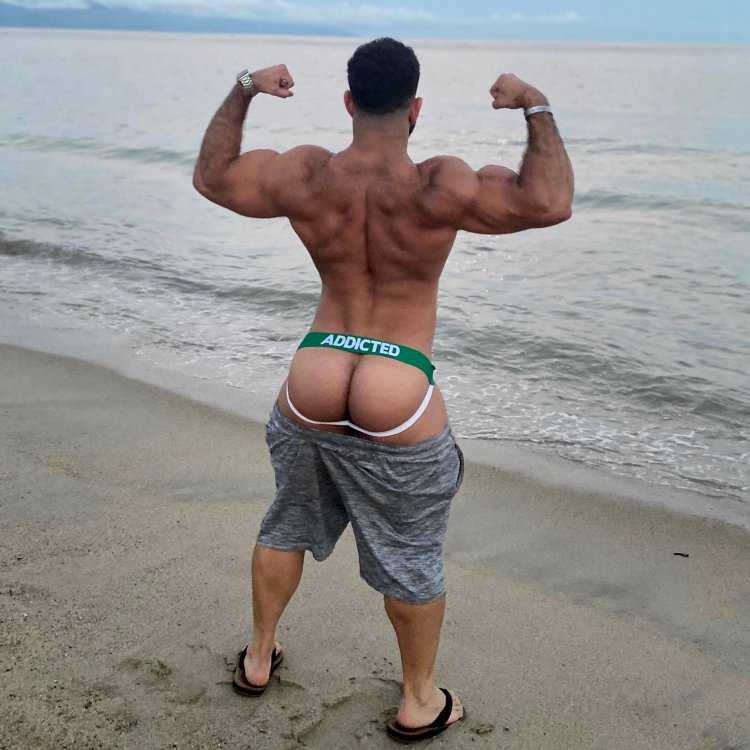 Толстые накаченные мужские задницы