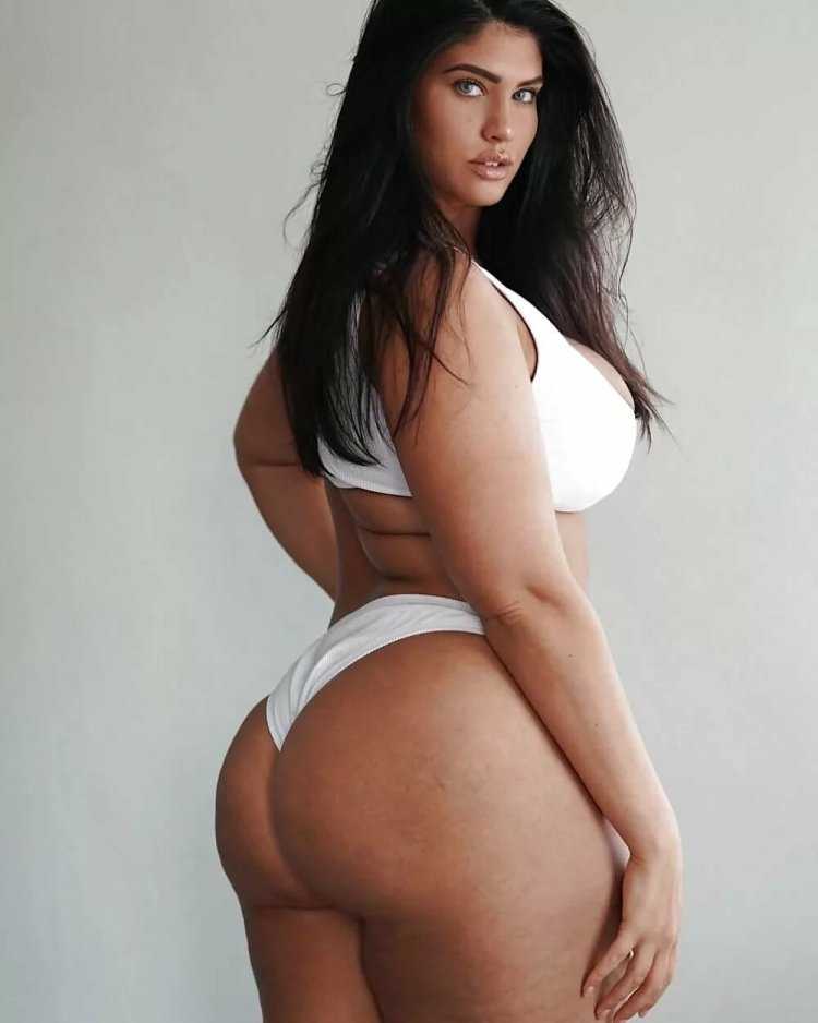 Jojo Babie в купальнике