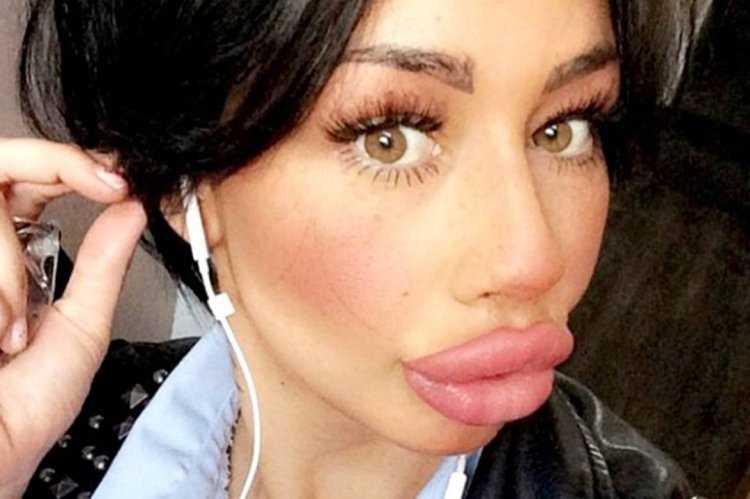 Девушки губки уточкой