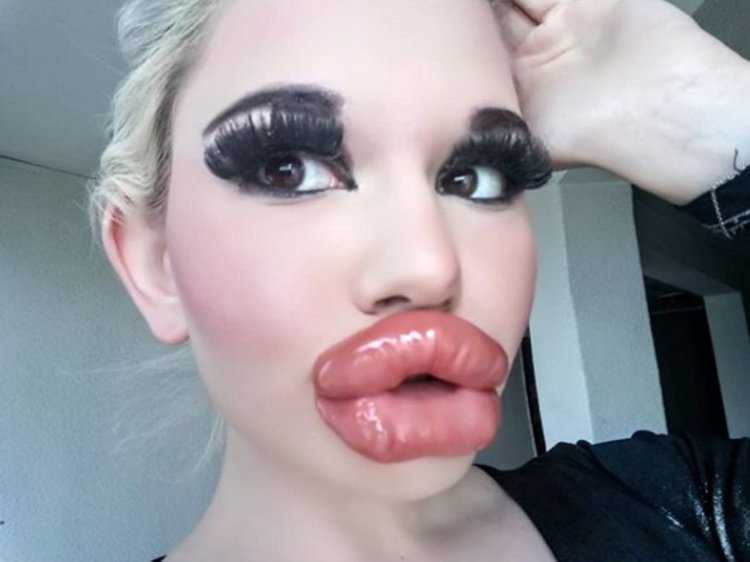 Андреа Иванова самые большие губы