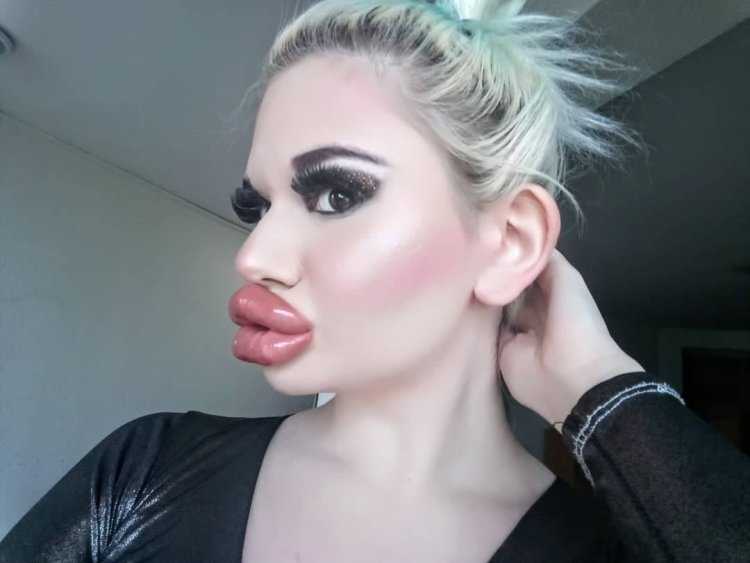 Губастые женщины