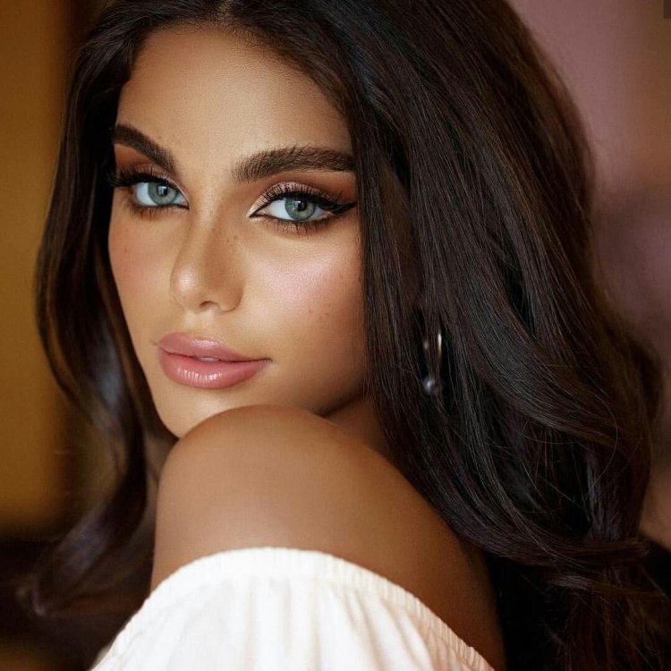 Грузинка с голубыми глазами