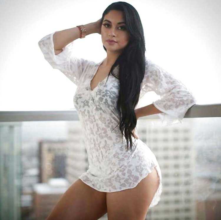 Jailyne Ojeda в платье