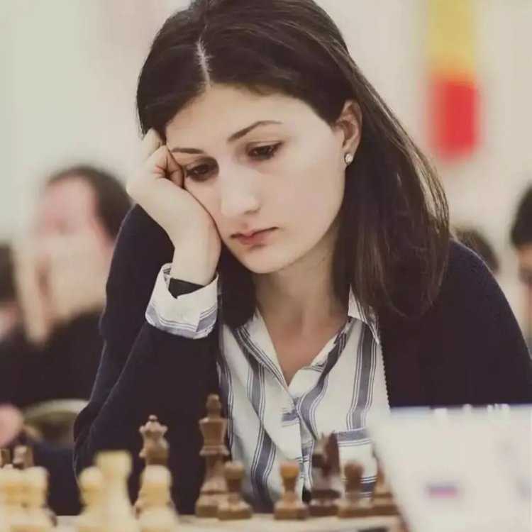 Нино Хурцидзе