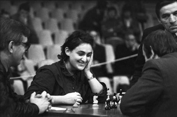 Нонна Чибурданидзе