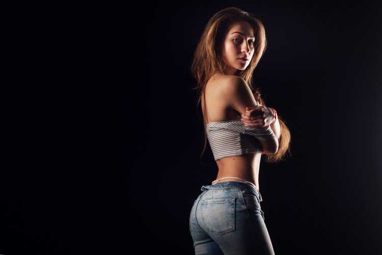 Девушки в джинсах