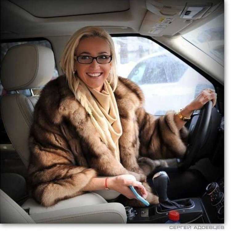 Ольга Бузова в шубе