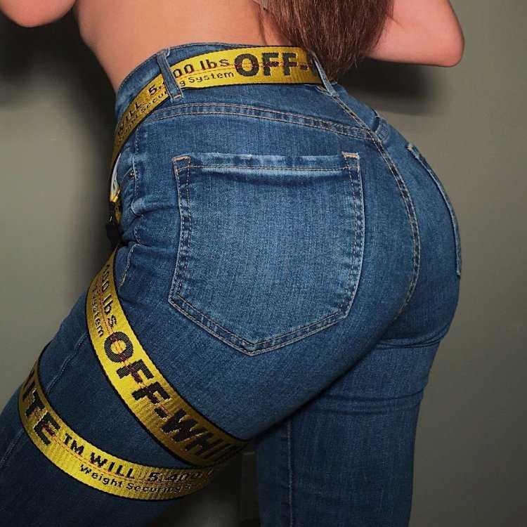 Попа в джинсах Эстетика