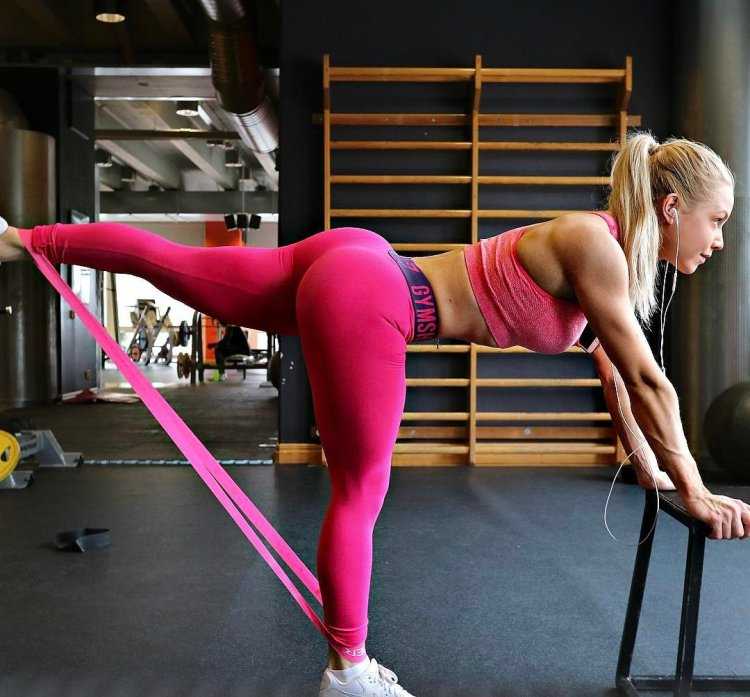 Спортивная попа