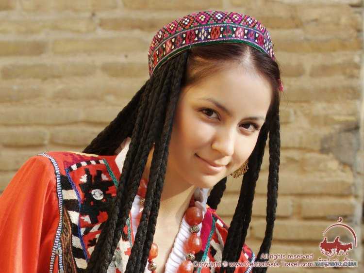 У москвички 2 косички у узбечки 25