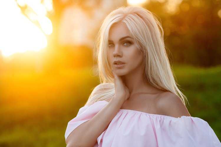 Девушка блондинка