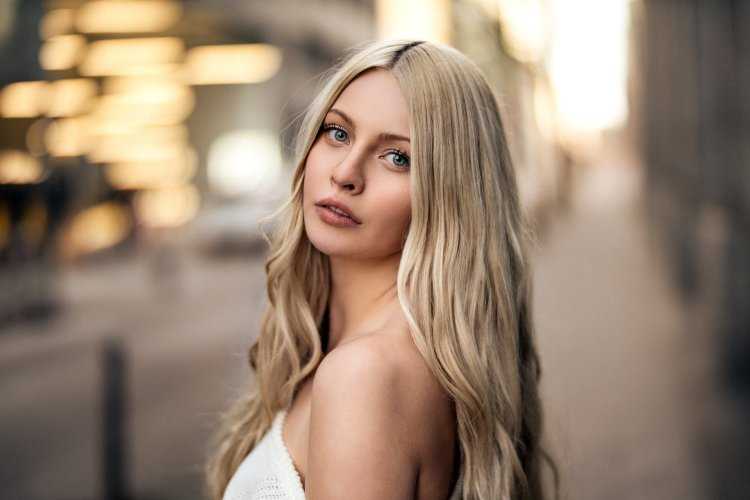 Мартин кюн блондинка