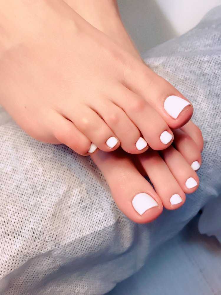 Маникюр и педикюр